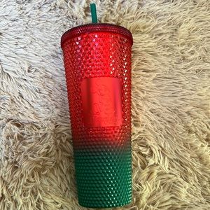 Starbucks Disneyland Cup / Tumblr